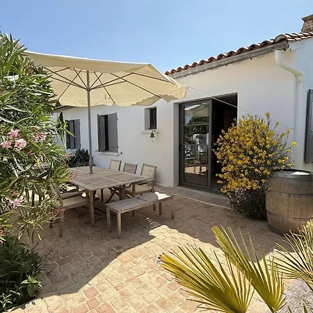 Superbe A Proximite De La Et Des Commerces